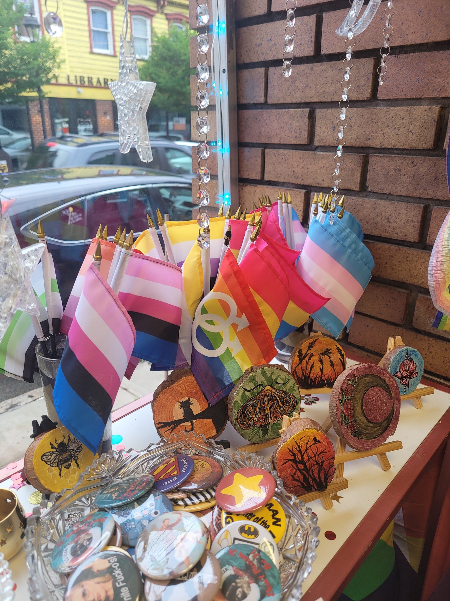 Desk-top Pride Flags!